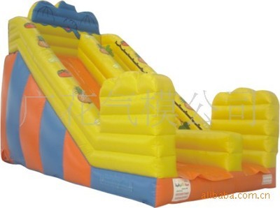 【广花气模冲水充气滑梯 大型充气玩具】价格,厂家,图片,其他水上游乐设备,广州市广花气模-